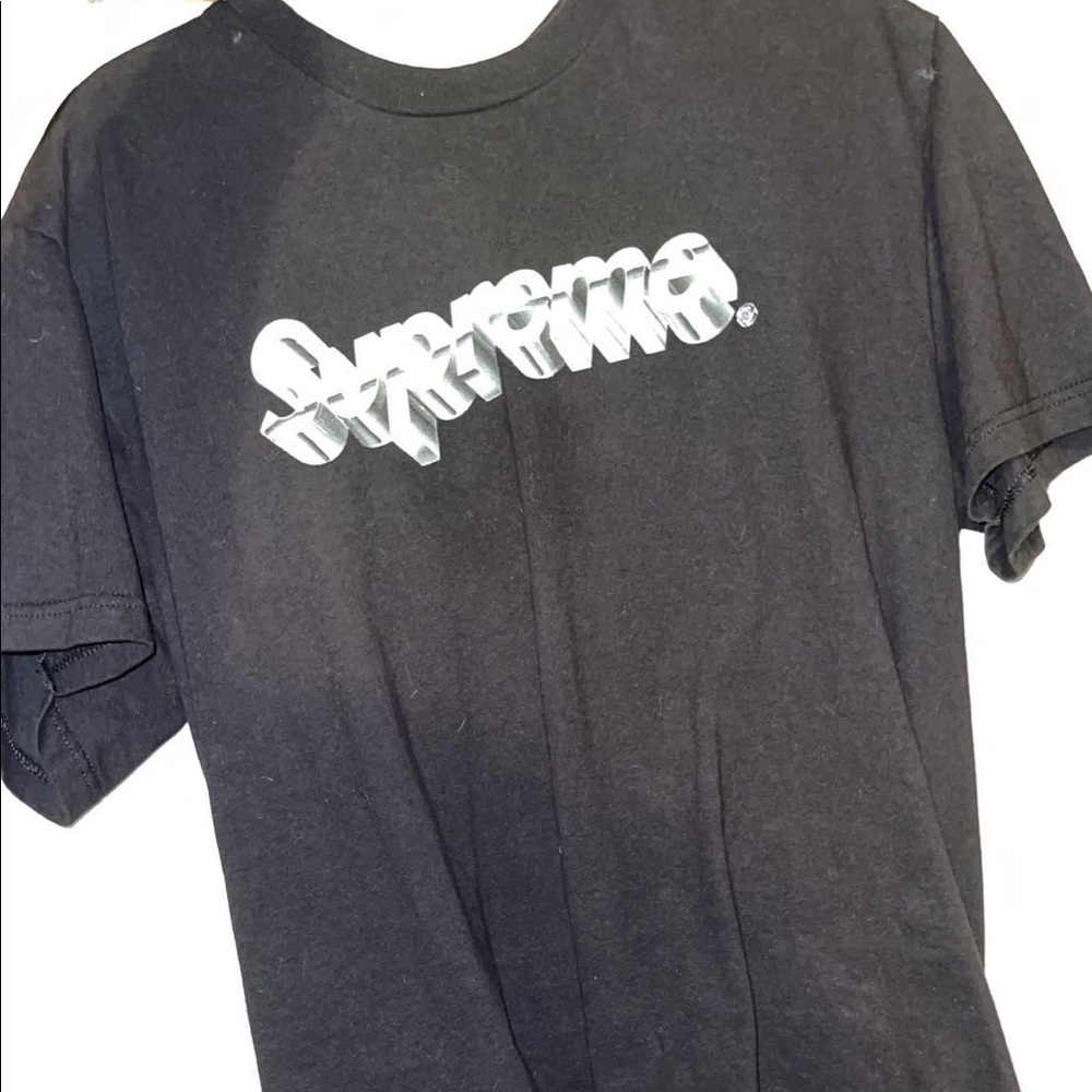 SUPREME T-SHIRT